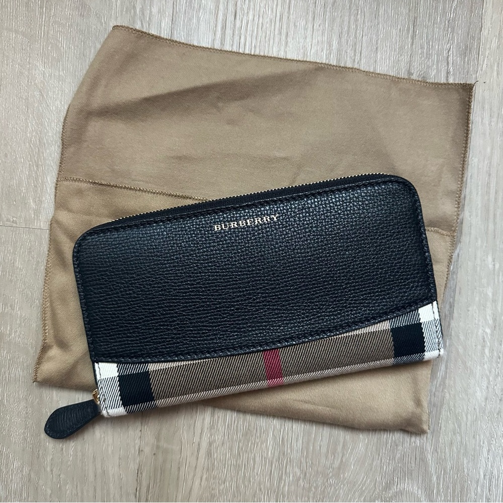 NWT Burberry House Check Derby Leather Elmore Wallet